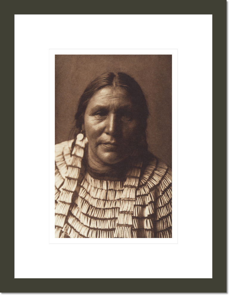 Hidatsa Woman (The North American Indian, v. IV. Cambridge, MA: The University Press, 1909)