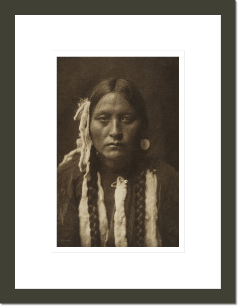 Kutenai Female Type (The North American Indian, v. VII. Norwood, MA: The Plimpton Press, 1911)