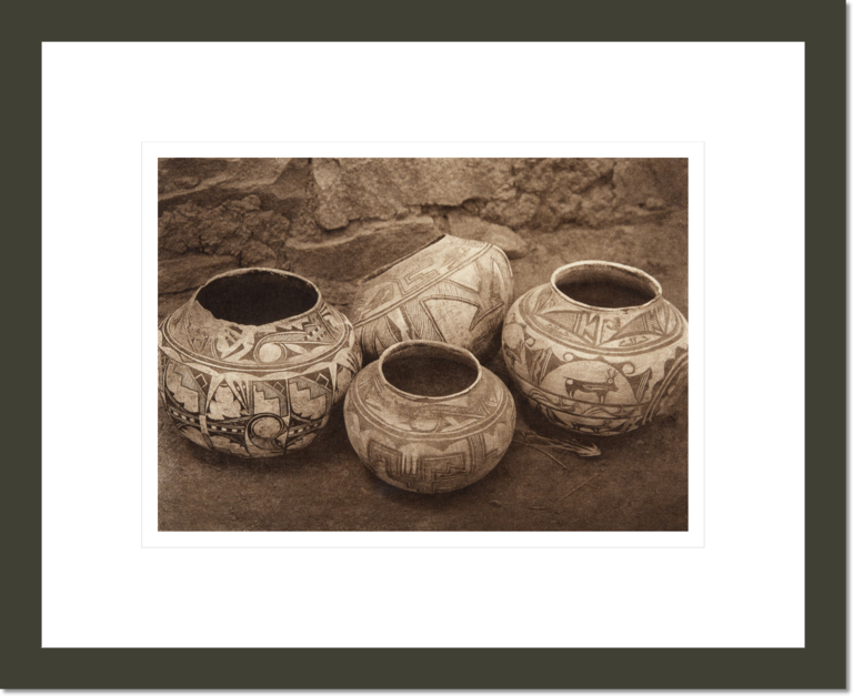 ZuÐi pottery (The North American Indian, v. XVII. Norwood, MA, The Plimpton Press)